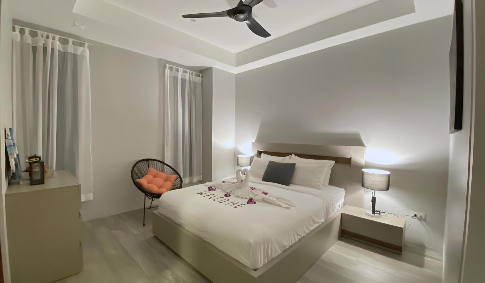 Twin Villas Seaview Kata Екстер'єр фото